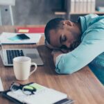 15 Faktor Tidur Di Tempat Kerja (Serta Cara Atasi Rasa Mengantuk)